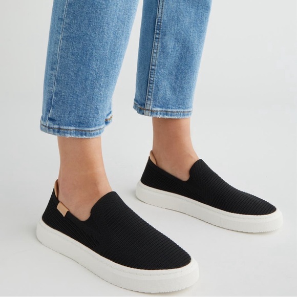 UGG® Alameda Sammy Slip-On Sneaker - Picture 1 of 11